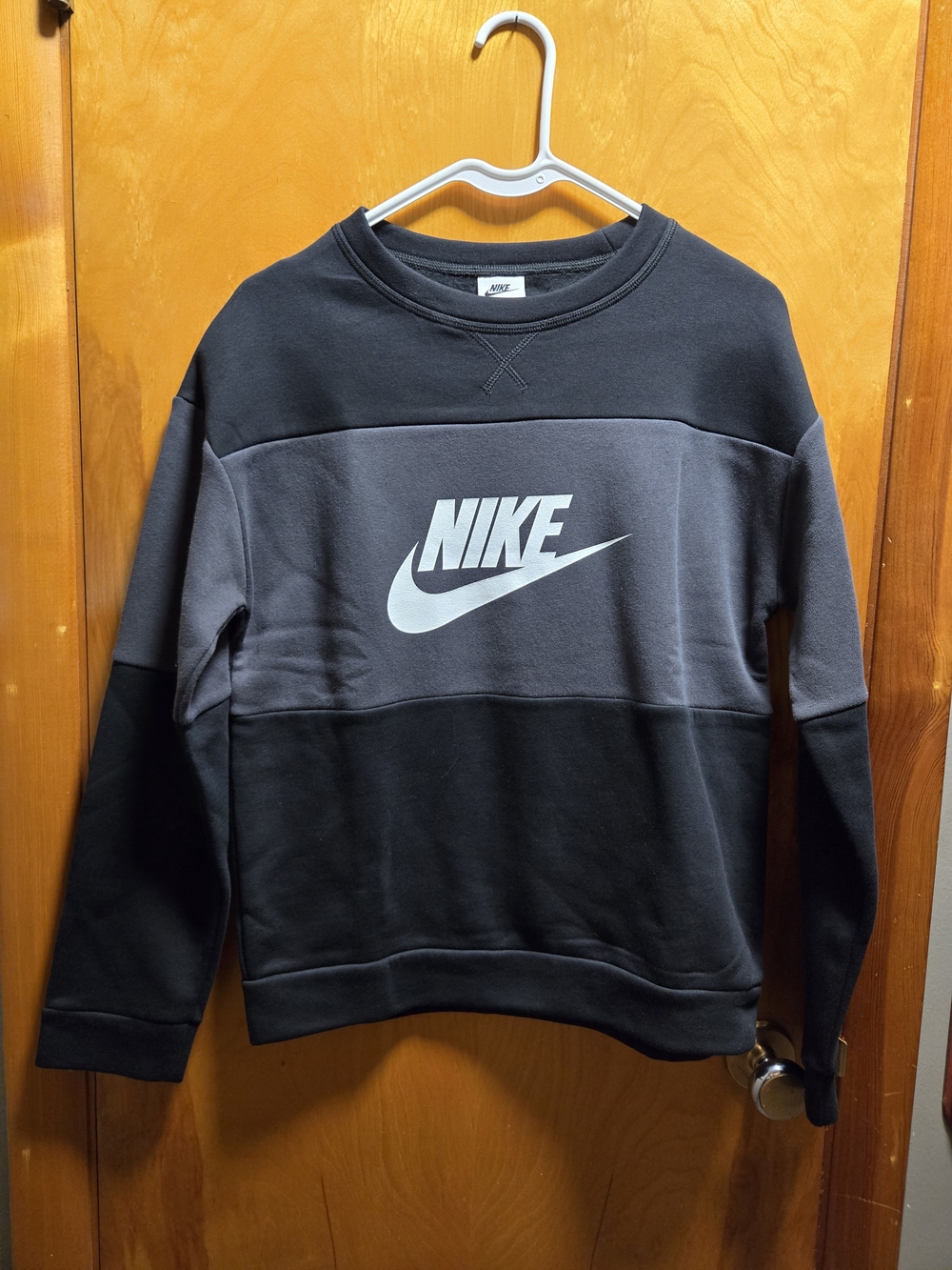 NWT Nike Black & Charcoal Colorblock Crewneck Sweatshirt - YOUTH LG
